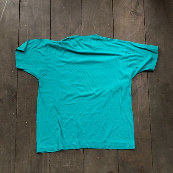 Retro Graphic Tee Size L || Hersheys Chocolate - Picture 8 of 8